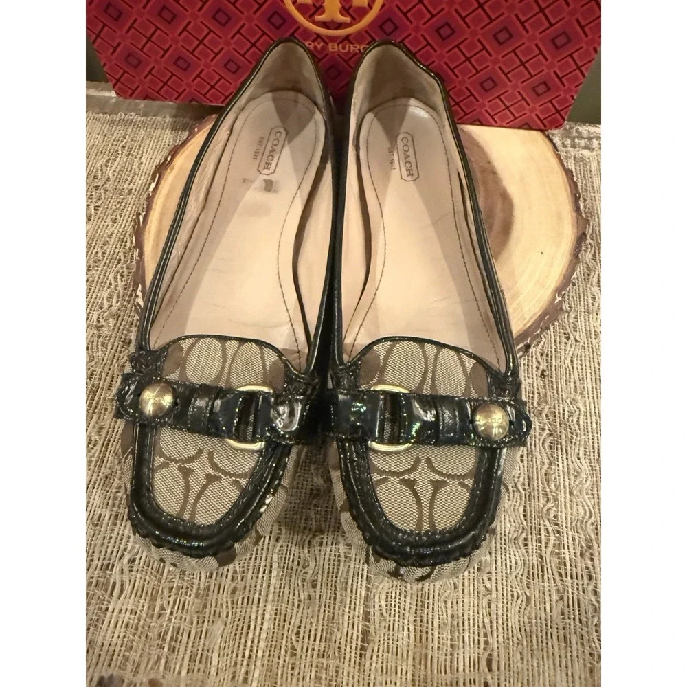 Coach Hellen Women's Brown Signature Canvas Logo Gold Driving Loafers size 10B